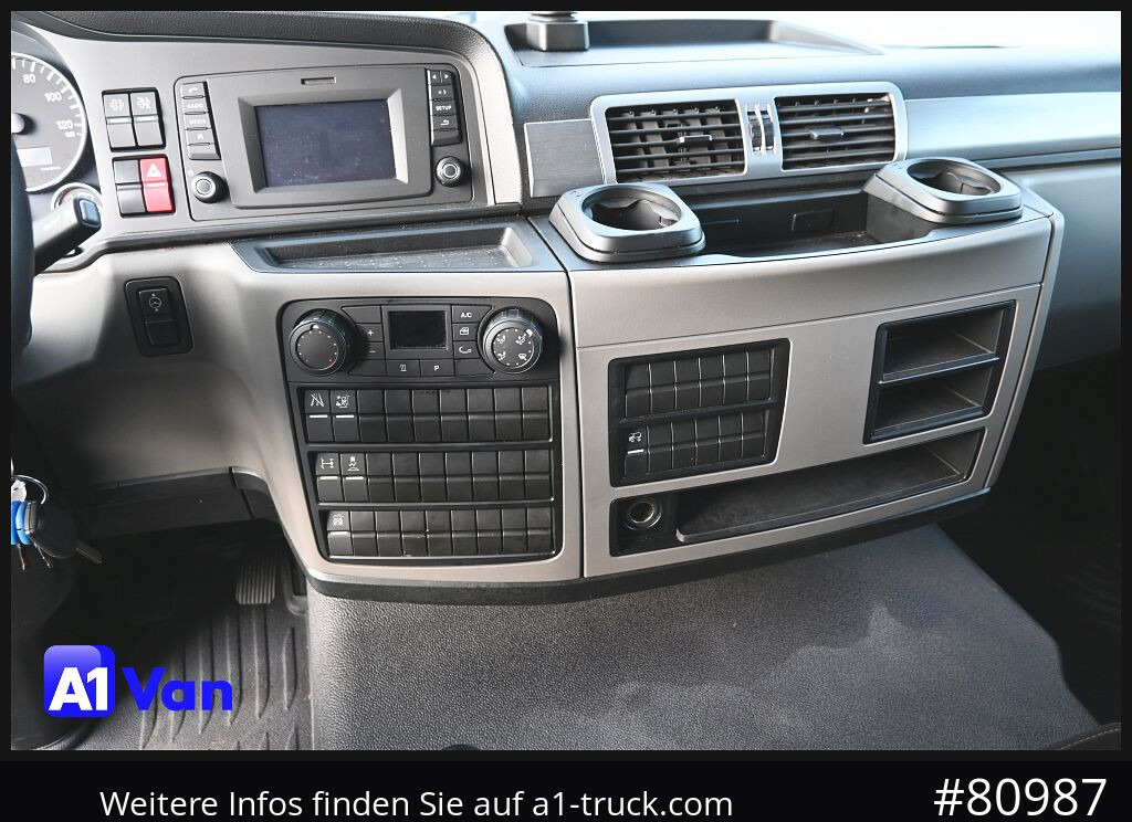 MAN TGL 8.190 4x2 L-Haus Schlafkabine - Carrinha de contentor: foto 4 MAN TGL 8.190 4x2 L-Haus Schlafkabine - Carrinha de contentor: foto 4