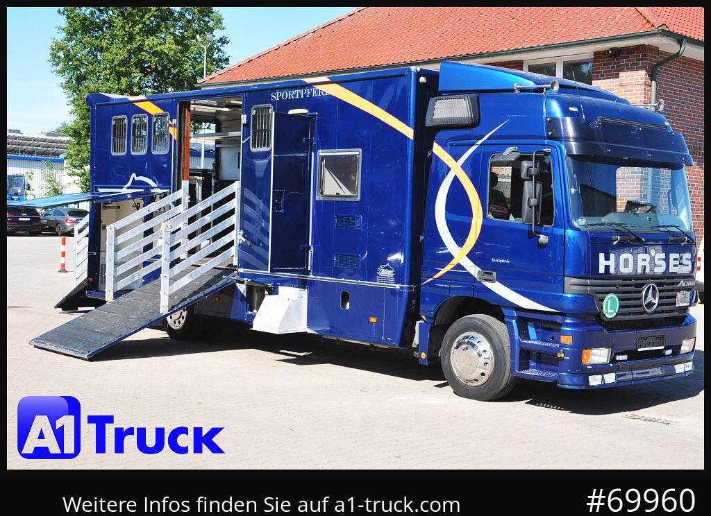 MERCEDES-BENZ 1831 LL 6 Pferde Wohnmobil TV Küche Dusche - Camião de transporte de cavalos: foto 1 MERCEDES-BENZ 1831 LL 6 Pferde Wohnmobil TV Küche Dusche - Camião de transporte de cavalos: foto 1