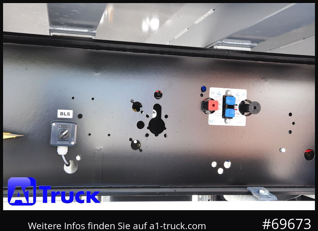 REISCH RHKS, Alu-Kippmulde 54m³, Kombitüren, Alufelgen, Liftachse, - Semi-reboque basculante: foto 4 REISCH RHKS, Alu-Kippmulde 54m³, Kombitüren, Alufelgen, Liftachse, - Semi-reboque basculante: foto 4