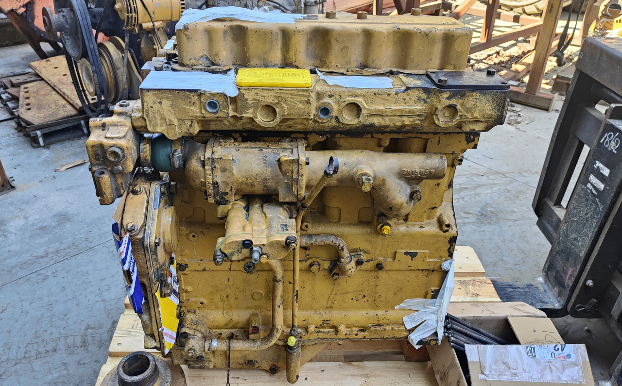 Caterpillar 3304 DI - Motor e peças para Máquina de construção: foto 1 Caterpillar 3304 DI - Motor e peças para Máquina de construção: foto 1