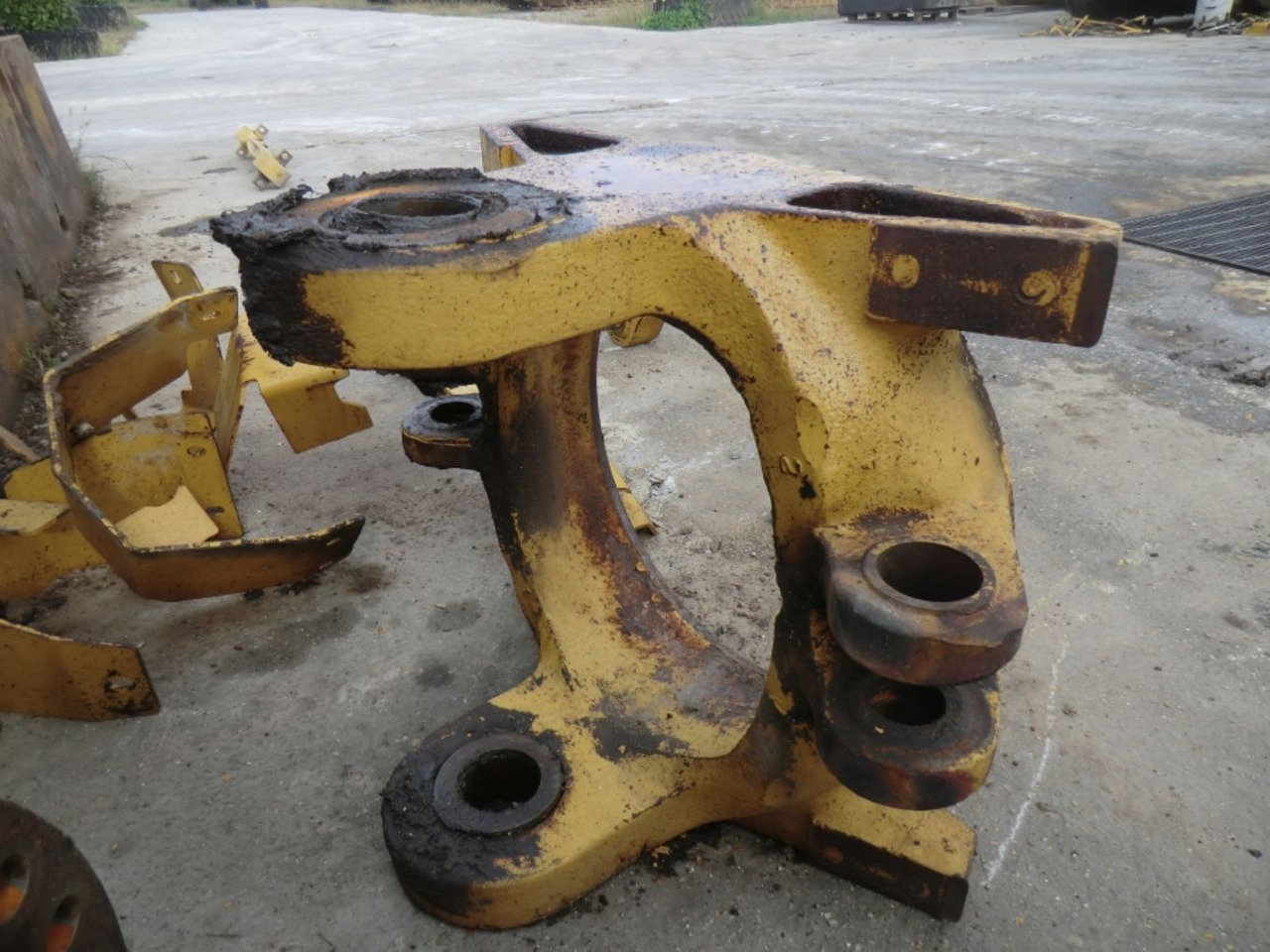 Caterpillar 735 Supporto perno snodo centrale - Carroceria e exterior para Máquina de construção: foto 3 Caterpillar 735 Supporto perno snodo centrale - Carroceria e exterior para Máquina de construção: foto 3