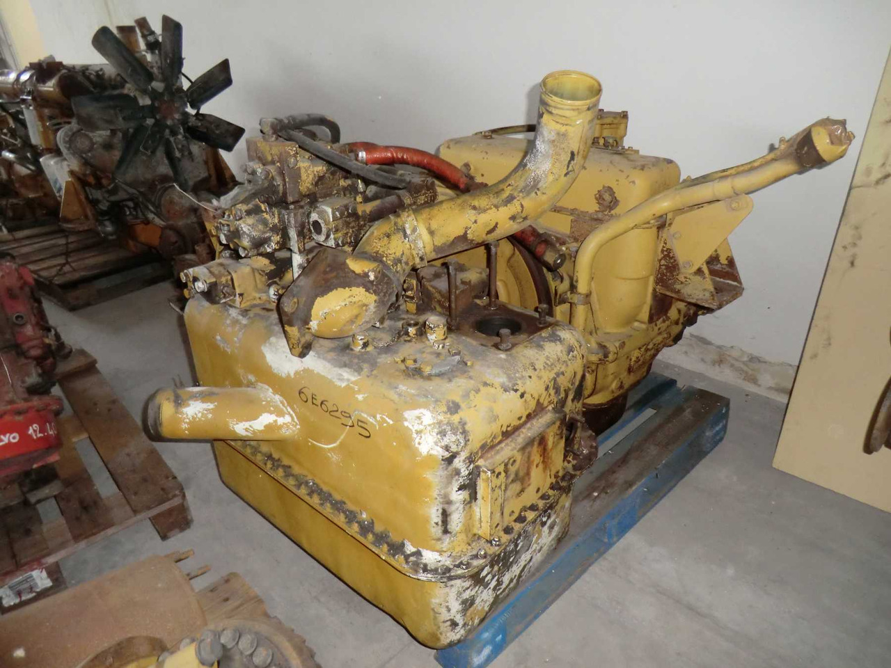 Caterpillar 966F II SERBATOIO - Carroceria e exterior para Máquina de construção: foto 5 Caterpillar 966F II SERBATOIO - Carroceria e exterior para Máquina de construção: foto 5