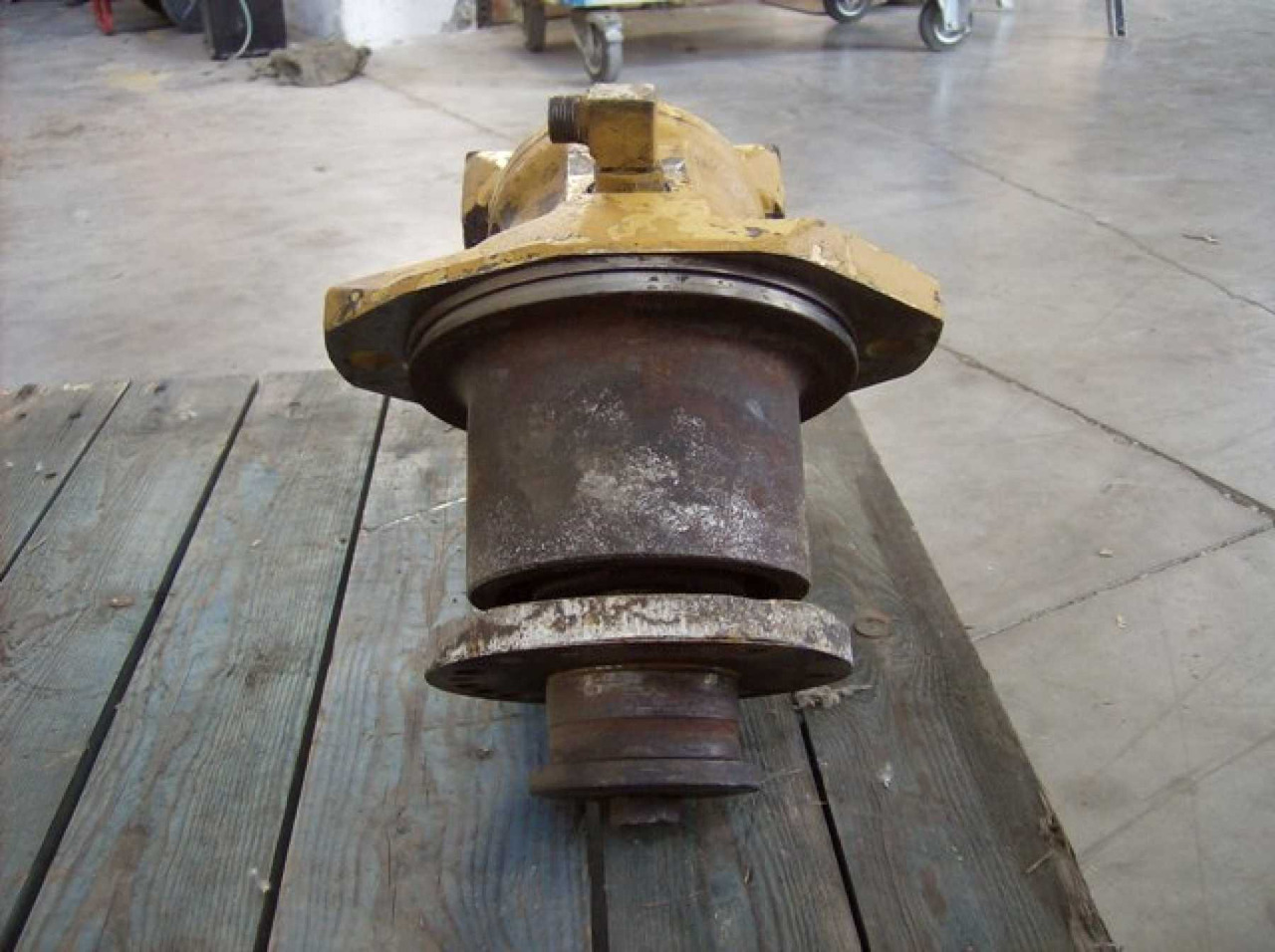 Caterpillar 988F II MOTORE IDRAULICO VENTOLA. APPLICAZIONE PER AMBIENTI CON ALTE TEMPERATURE - Motor hidráulico para Máquina de construção: foto 2 Caterpillar 988F II MOTORE IDRAULICO VENTOLA. APPLICAZIONE PER AMBIENTI CON ALTE TEMPERATURE - Motor hidráulico para Máquina de construção: foto 2