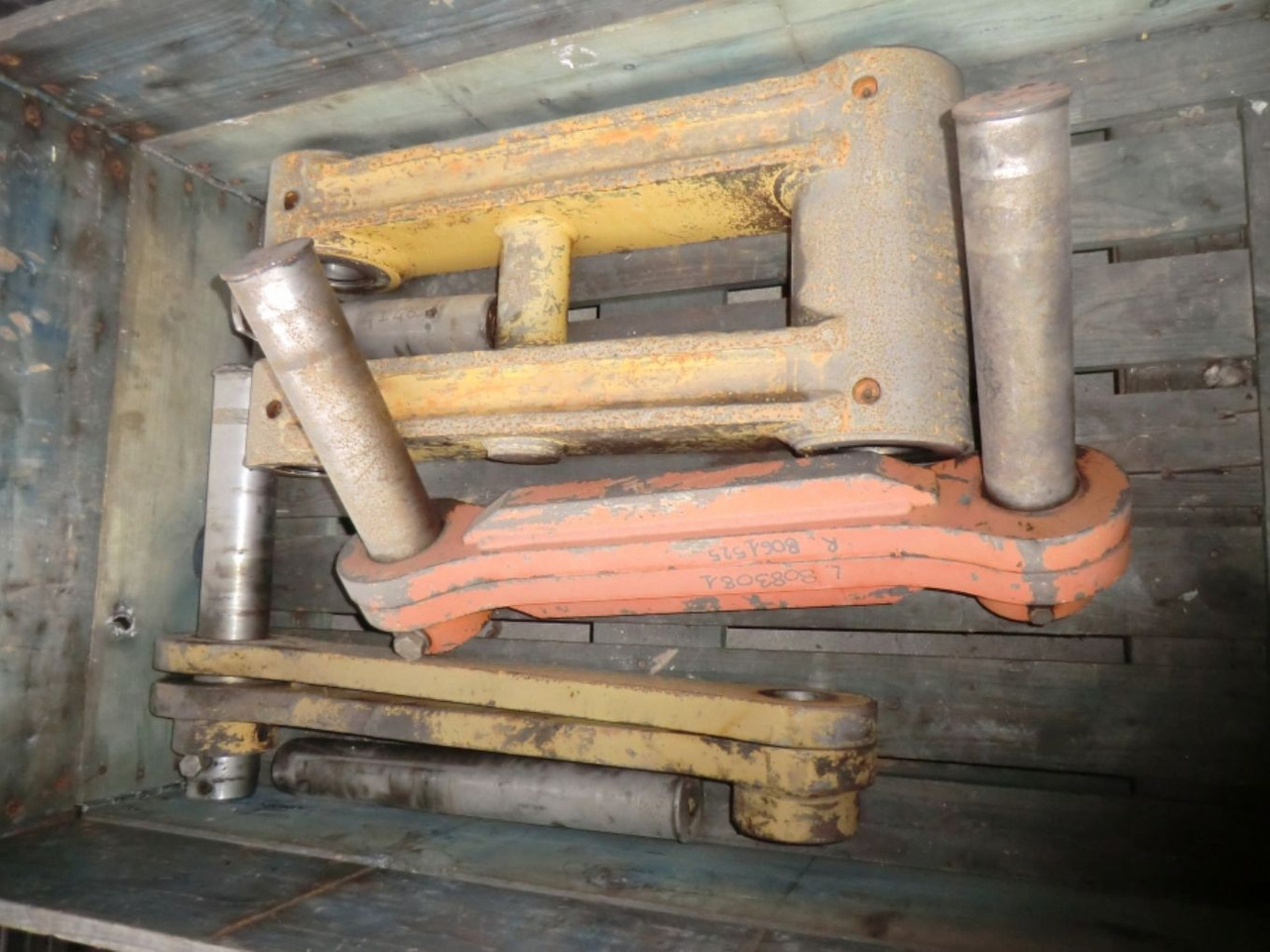 HITACHI ZX240 BAS BIELLA - Carroceria e exterior para Máquina de construção: foto 1 HITACHI ZX240 BAS BIELLA - Carroceria e exterior para Máquina de construção: foto 1