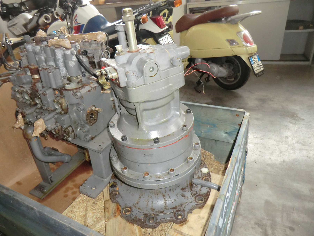 Transmissão para Máquina de construção HITACHI ZX240 BAS RIDUTTORE DI ROTAZIONE APERTO E CONTROLLATO.: foto 6