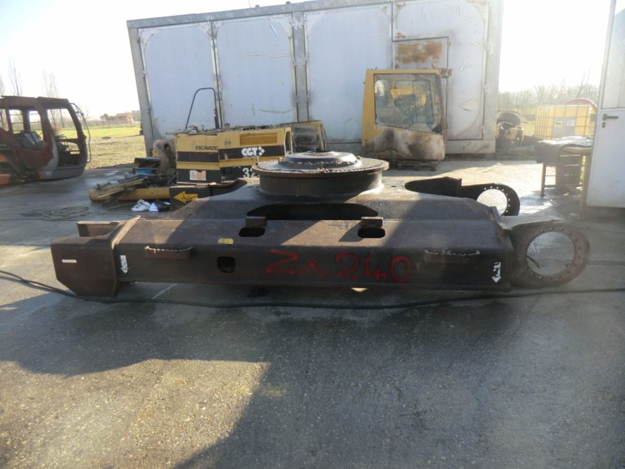 HITACHI ZX240 BAS TELAIO INFERIORE - Estrutura/ Châssis para Máquina de construção: foto 3 HITACHI ZX240 BAS TELAIO INFERIORE - Estrutura/ Châssis para Máquina de construção: foto 3