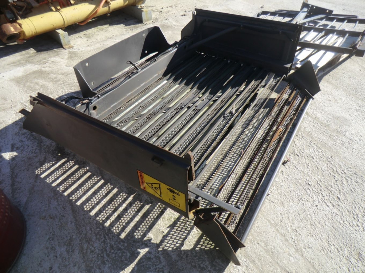 VOLVO L330E GRIGLIA - Grade radiador para Máquina de construção: foto 3 VOLVO L330E GRIGLIA - Grade radiador para Máquina de construção: foto 3