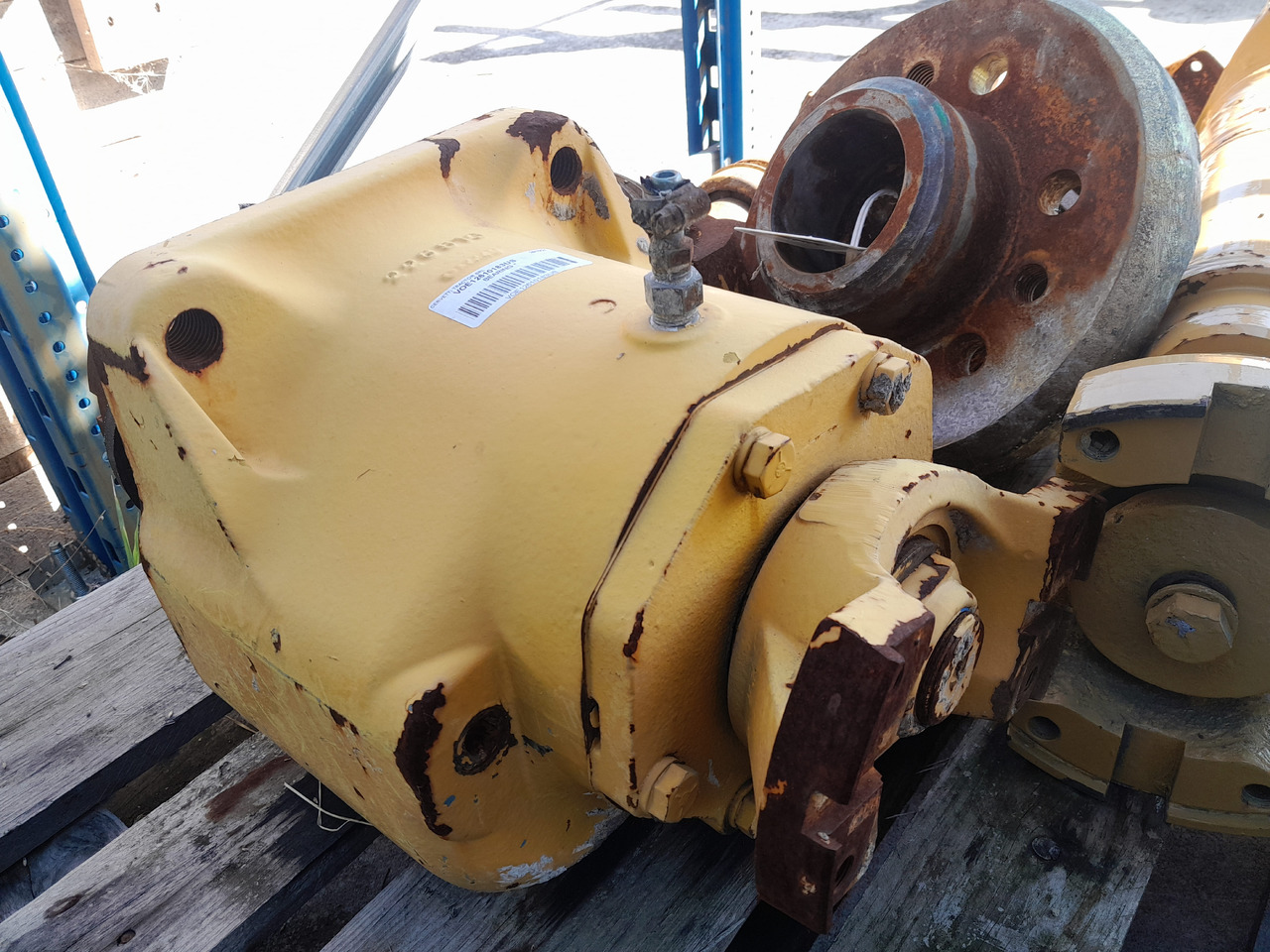 VOLVO L330E SUPPORT BEARING PROPELLER SHAFT - Transmissão para Máquina de construção: foto 1 VOLVO L330E SUPPORT BEARING PROPELLER SHAFT - Transmissão para Máquina de construção: foto 1