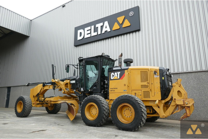 Motoniveladora Caterpillar 140M2: foto 8