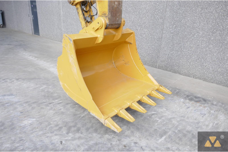 Escavadora de rastos Caterpillar 325F LCR: foto 6