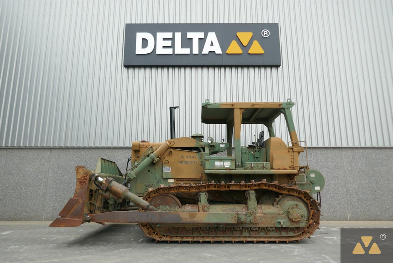 Caterpillar D7F Ex-army - Buldôzer: foto 1 Caterpillar D7F Ex-army - Buldôzer: foto 1