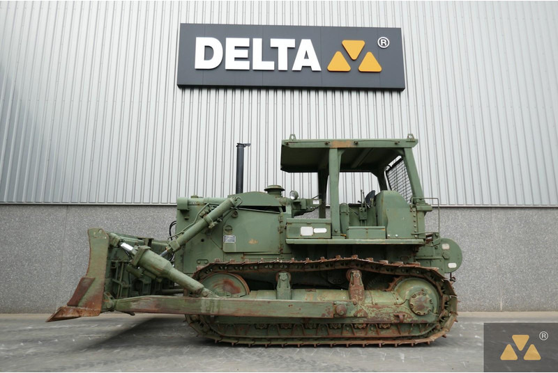 Caterpillar D7F Ex-army - Buldôzer: foto 1 Caterpillar D7F Ex-army - Buldôzer: foto 1