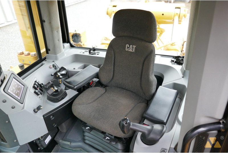 Buldôzer Caterpillar D8T: foto 7 Buldôzer Caterpillar D8T: foto 7