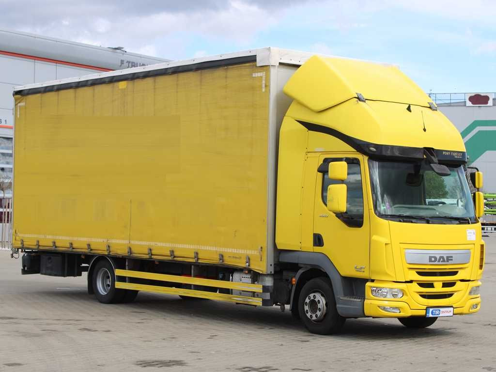 DAF LF 220FA, EURO 6, SLEEPING CABIN - Camião de lona: foto 2 DAF LF 220FA, EURO 6, SLEEPING CABIN - Camião de lona: foto 2