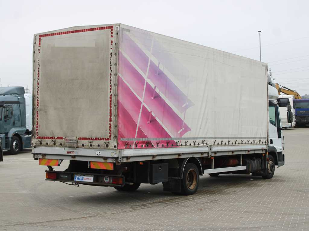Iveco EUROCARGO ML 75 E 15, EURO 3, SLEEPING BODY - Camião de lona: foto 4 Iveco EUROCARGO ML 75 E 15, EURO 3, SLEEPING BODY - Camião de lona: foto 4