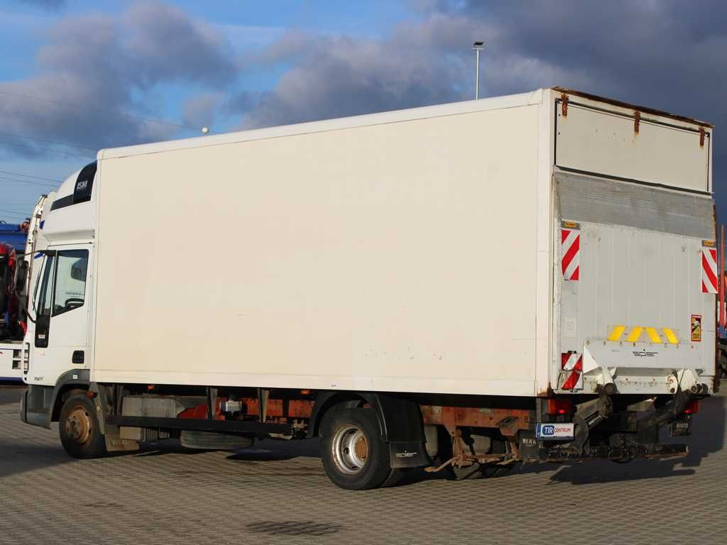 Iveco EUROCARGO ML75E17, TAIL LIFT, SLEEPING CABIN - Carrinha de contentor: foto 4 Iveco EUROCARGO ML75E17, TAIL LIFT, SLEEPING CABIN - Carrinha de contentor: foto 4