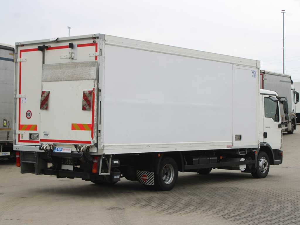 MAN TGL 12.210, EURO 4, HYDRAULIC FRONT, CARRIER SUPRA 850 Mt, 2X EVAPORATOR - Camião frigorífico: foto 4 MAN TGL 12.210, EURO 4, HYDRAULIC FRONT, CARRIER SUPRA 850 Mt, 2X EVAPORATOR - Camião frigorífico: foto 4