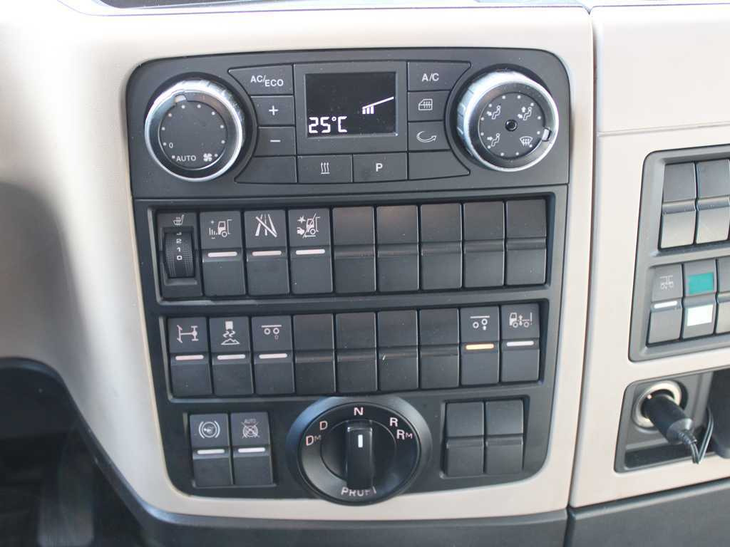 Camião de lona MAN TGX 24.460, EURO 6, 6X2, INDEPENDENT AIR CONDITIONING, AIR SUSPENSION: foto 14 Camião de lona MAN TGX 24.460, EURO 6, 6X2, INDEPENDENT AIR CONDITIONING, AIR SUSPENSION: foto 14