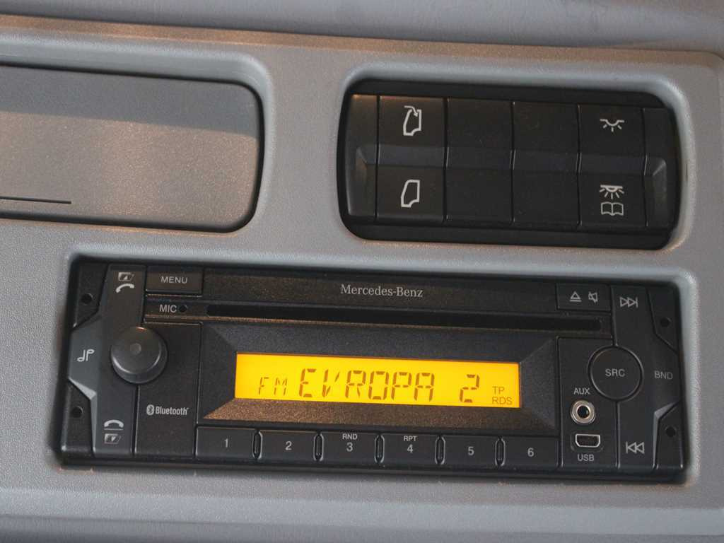 Camião de lona Mercedes-Benz ATEGO 1223, EURO 6, NAVIGATION, TIRES 80%: foto 19