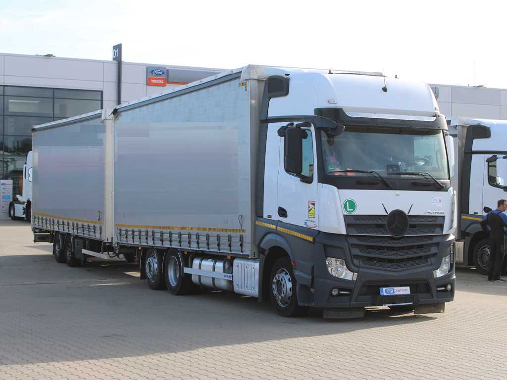 Mercedes-Benz Actros 2542, 6X2, LIFTING AXLE + PANAV TVK18M - Camião de lona: foto 3 Mercedes-Benz Actros 2542, 6X2, LIFTING AXLE + PANAV TVK18M - Camião de lona: foto 3