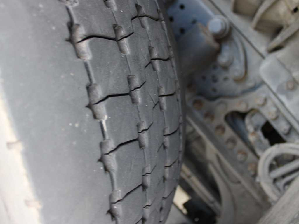 Camião de lona Mercedes-Benz Actros 2542, EURO 6, 6X2, NAVIGATION: foto 19