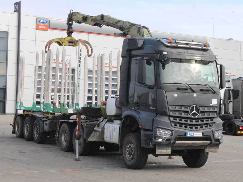 Mercedes-Benz Arocs 3351, 6x6, HYDRAULIC ARM LOGLIFT ET450, TIRES 80% + DOLL (2017) - Camião de transporte de madeira, Camião grua: foto 3 Mercedes-Benz Arocs 3351, 6x6, HYDRAULIC ARM LOGLIFT ET450, TIRES 80% + DOLL (2017) - Camião de transporte de madeira, Camião grua: foto 3
