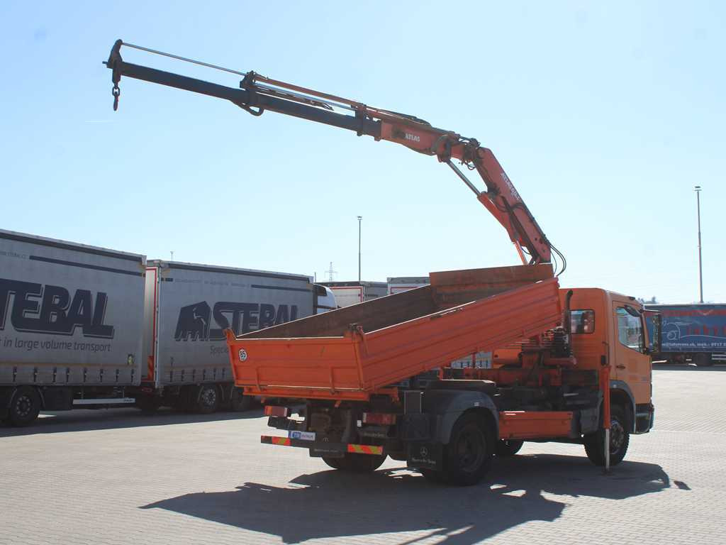 Mercedes-Benz Atego 1523, HYDRAULIC ARM ATLAS 60.1, THREE-SIDED - Camião basculante, Camião grua: foto 4 Mercedes-Benz Atego 1523, HYDRAULIC ARM ATLAS 60.1, THREE-SIDED - Camião basculante, Camião grua: foto 4