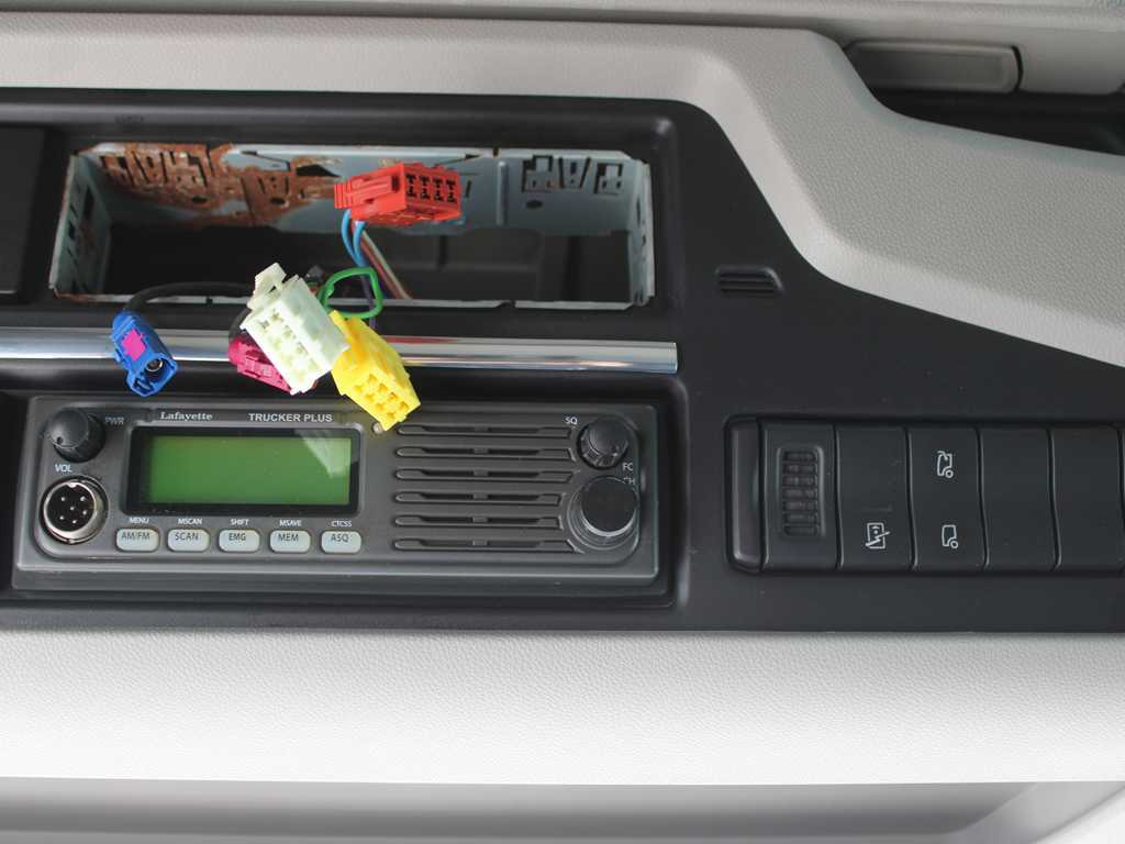 Tractor Scania R 450, LOWDECK, EURO 6, RETARDER, NAVIGATION: foto 19 Tractor Scania R 450, LOWDECK, EURO 6, RETARDER, NAVIGATION: foto 19