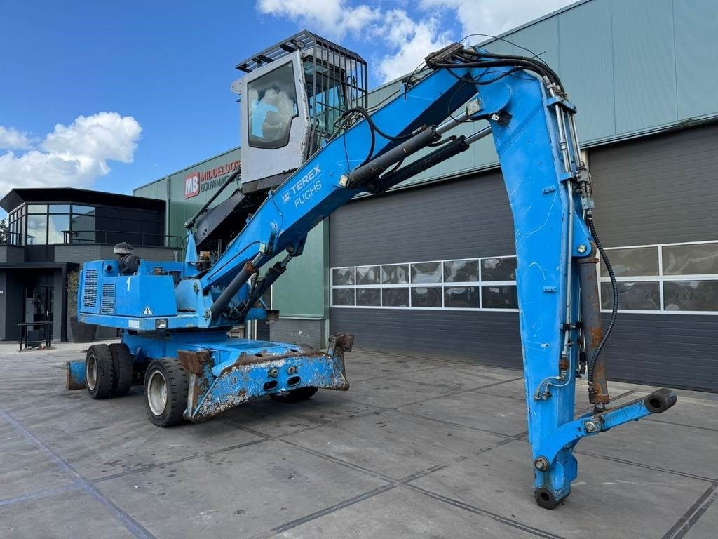 Fuchs MHL 320 - Manipulador de material: foto 4 Fuchs MHL 320 - Manipulador de material: foto 4