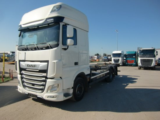 DAF XF 480 FAR BDF SSC Euro 6 Liftachse, Retarder - Camião transportador de contêineres/ Caixa móvel: foto 1 DAF XF 480 FAR BDF SSC Euro 6 Liftachse, Retarder - Camião transportador de contêineres/ Caixa móvel: foto 1