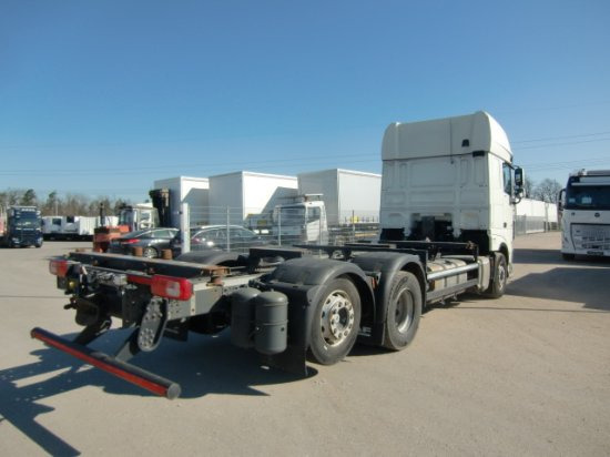 DAF XF 480 FAR BDF SSC Euro 6 Liftachse, Retarder - Camião transportador de contêineres/ Caixa móvel: foto 4 DAF XF 480 FAR BDF SSC Euro 6 Liftachse, Retarder - Camião transportador de contêineres/ Caixa móvel: foto 4
