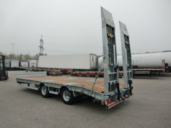 HUMBAUR HBTZ 217224 BS schräg Tandem-Tieflader Verzinkt, SAF-Achsen, - Reboque baixa: foto 4 HUMBAUR HBTZ 217224 BS schräg Tandem-Tieflader Verzinkt, SAF-Achsen, - Reboque baixa: foto 4