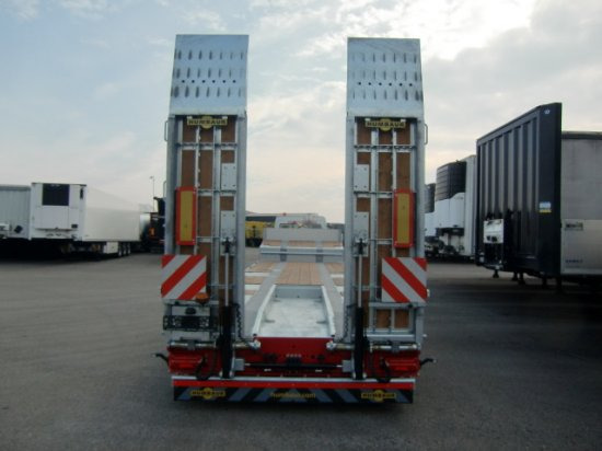 HUMBAUR HTSK 30 schräg, 3-Achs Tieflader, Radmulden, Liftachse, Nachlaufachse, Verzinkt - Semi-reboque baixa: foto 5 HUMBAUR HTSK 30 schräg, 3-Achs Tieflader, Radmulden, Liftachse, Nachlaufachse, Verzinkt - Semi-reboque baixa: foto 5