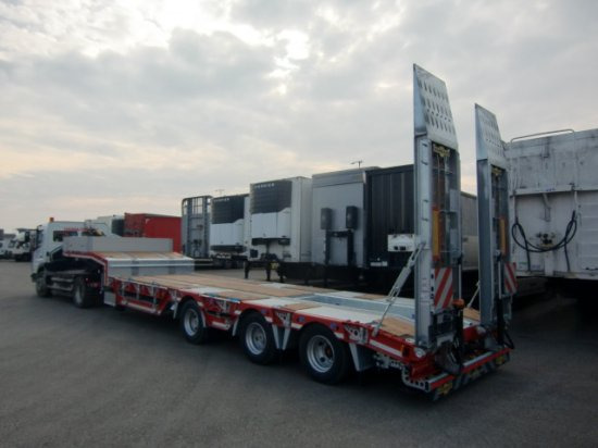 HUMBAUR HTSK 30 schräg, 3-Achs Tieflader, Radmulden, Liftachse, Nachlaufachse, Verzinkt - Semi-reboque baixa: foto 4 HUMBAUR HTSK 30 schräg, 3-Achs Tieflader, Radmulden, Liftachse, Nachlaufachse, Verzinkt - Semi-reboque baixa: foto 4