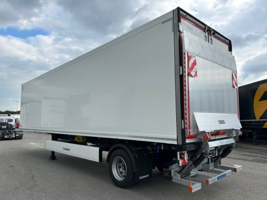 Krone SE City Kühler, TK SLXi 300, 1-Achsauflieger mit Hebebühne - Semi-reboque isotérmico: foto 4 Krone SE City Kühler, TK SLXi 300, 1-Achsauflieger mit Hebebühne - Semi-reboque isotérmico: foto 4
