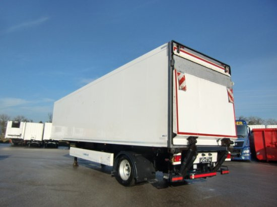 Krone SZ/K Carrier Maxima 1300 1-achsauflieger mit Hebebühne - Semi-reboque isotérmico: foto 4 Krone SZ/K Carrier Maxima 1300 1-achsauflieger mit Hebebühne - Semi-reboque isotérmico: foto 4