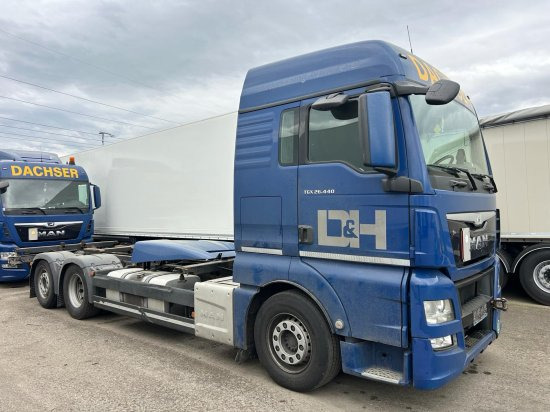 MAN TGX 26.440 XLX 6x2 Liftachse, Euro 6, Retarder, Motorschaden engine damage! - Camião transportador de contêineres/ Caixa móvel: foto 1 MAN TGX 26.440 XLX 6x2 Liftachse, Euro 6, Retarder, Motorschaden engine damage! - Camião transportador de contêineres/ Caixa móvel: foto 1