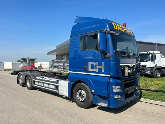 MAN TGX 26.440 XLX 6x2 Liftachse, Retarder, Euro 6, Motorschaden - Camião transportador de contêineres/ Caixa móvel: foto 1 MAN TGX 26.440 XLX 6x2 Liftachse, Retarder, Euro 6, Motorschaden - Camião transportador de contêineres/ Caixa móvel: foto 1
