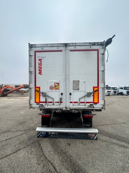 MEGA Alu-Kastenmulde 55m³, SAF-Achsen, Rollplane, Kombiklappe, Stehpodest - Semi-reboque basculante: foto 3 MEGA Alu-Kastenmulde 55m³, SAF-Achsen, Rollplane, Kombiklappe, Stehpodest - Semi-reboque basculante: foto 3