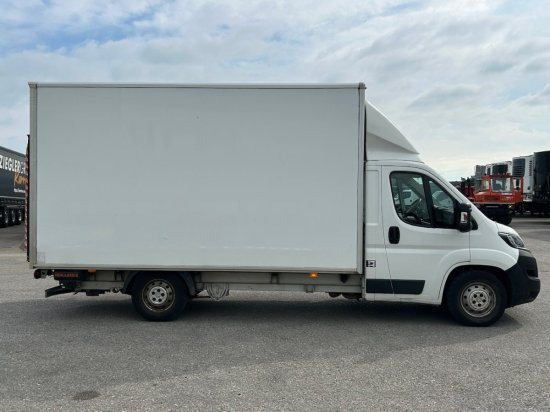 Peugeot Boxer, Koffer mit Hebebühne/LBW - Carrinha de contentor: foto 4 Peugeot Boxer, Koffer mit Hebebühne/LBW - Carrinha de contentor: foto 4