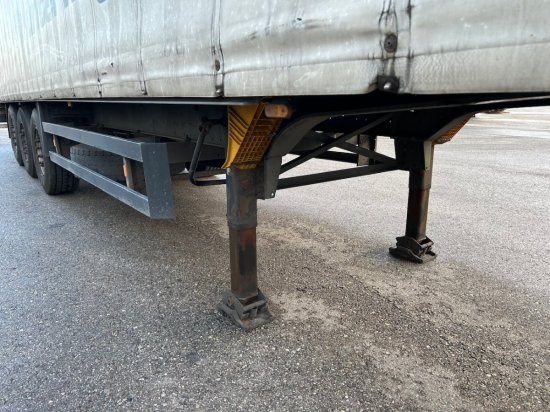 Semi-reboque de lona Schmitz SO1, Getränkeauflieger Orten Safe Server,  Liftachse, Edscha-Verdeck: foto 10