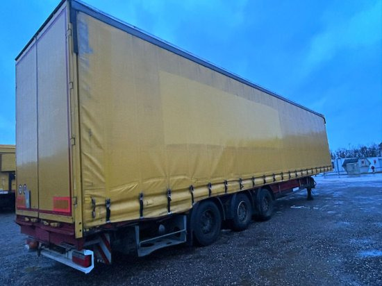 Schwarzmüller ,Fahrzeugtransporter, Mulde + Hubdach, Edscha-Verdeck, Auffahrtsrampen - Semi-reboque de lona: foto 4 Schwarzmüller ,Fahrzeugtransporter, Mulde + Hubdach, Edscha-Verdeck, Auffahrtsrampen - Semi-reboque de lona: foto 4