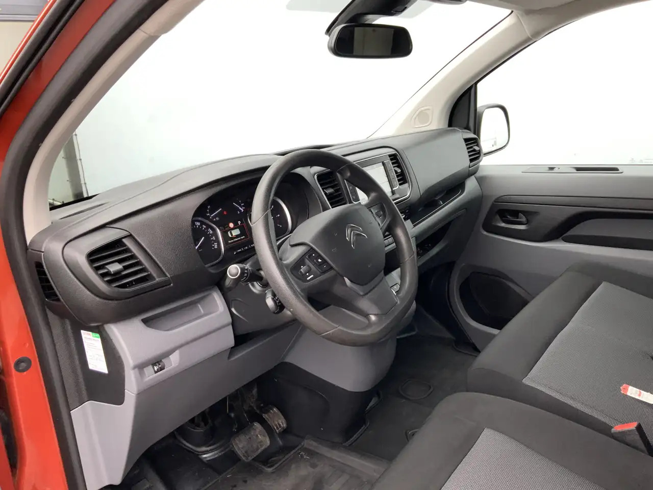 Citroen Jumpy 2.0 BlueHDI 180 Business M S&S Automaat Airco Crui - Furgão: foto 5 Citroen Jumpy 2.0 BlueHDI 180 Business M S&S Automaat Airco Crui - Furgão: foto 5