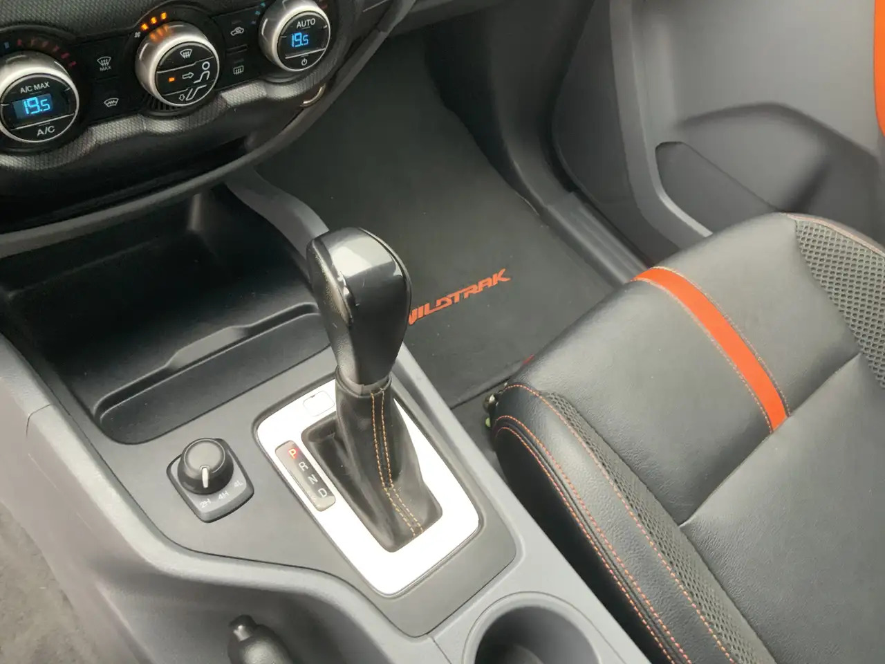 Ford Ranger 3.2 TDCi Wildtrak Super Automaat Cab Airco Cruise - Pick-up: foto 5 Ford Ranger 3.2 TDCi Wildtrak Super Automaat Cab Airco Cruise - Pick-up: foto 5