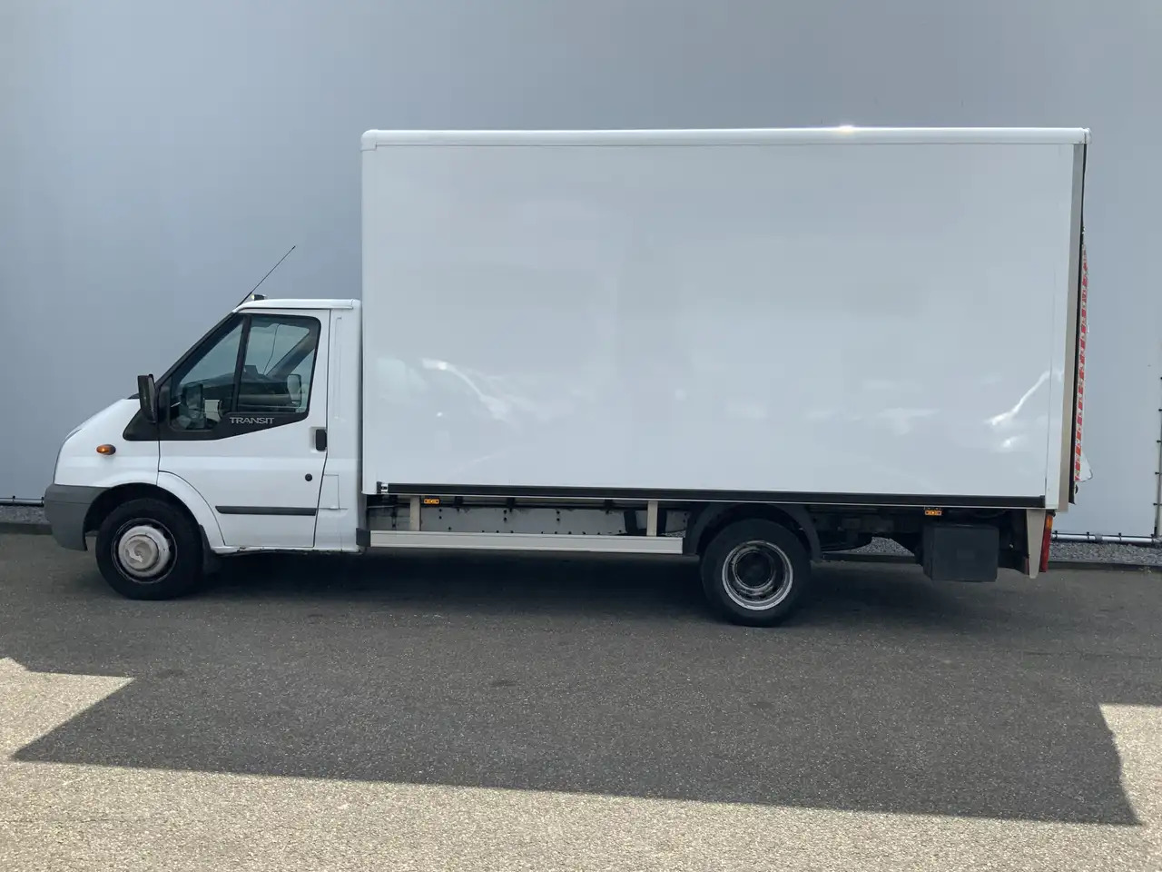 Ford Transit 350L 2.4 TDCI MARGE !!bak&Laadklep &Zijdeur Airco - Carrinha de contentor: foto 3 Ford Transit 350L 2.4 TDCI MARGE !!bak&Laadklep &Zijdeur Airco - Carrinha de contentor: foto 3