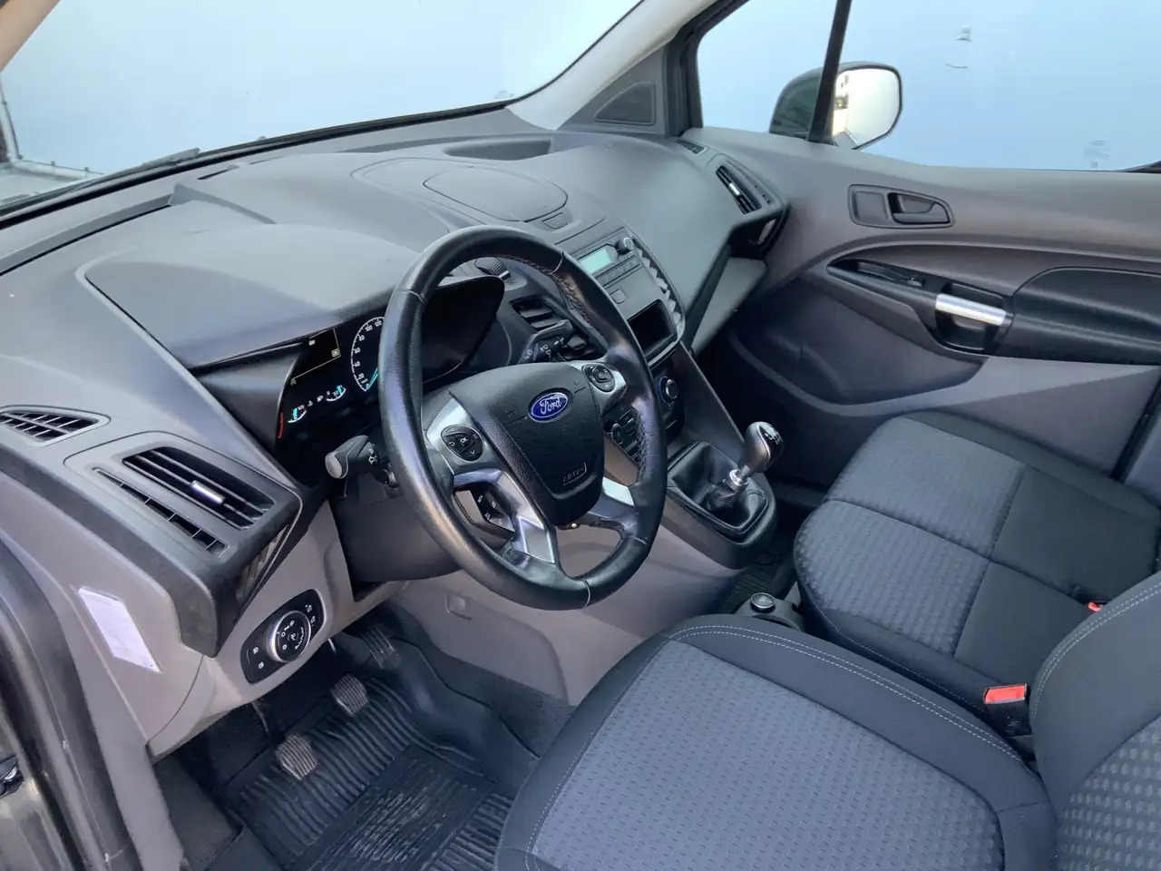 Ford Transit Connect 1.5 EcoBlue L1 Trend Airco Cruise 3 Zits Trekhaak - Furgão compacto: foto 5 Ford Transit Connect 1.5 EcoBlue L1 Trend Airco Cruise 3 Zits Trekhaak - Furgão compacto: foto 5