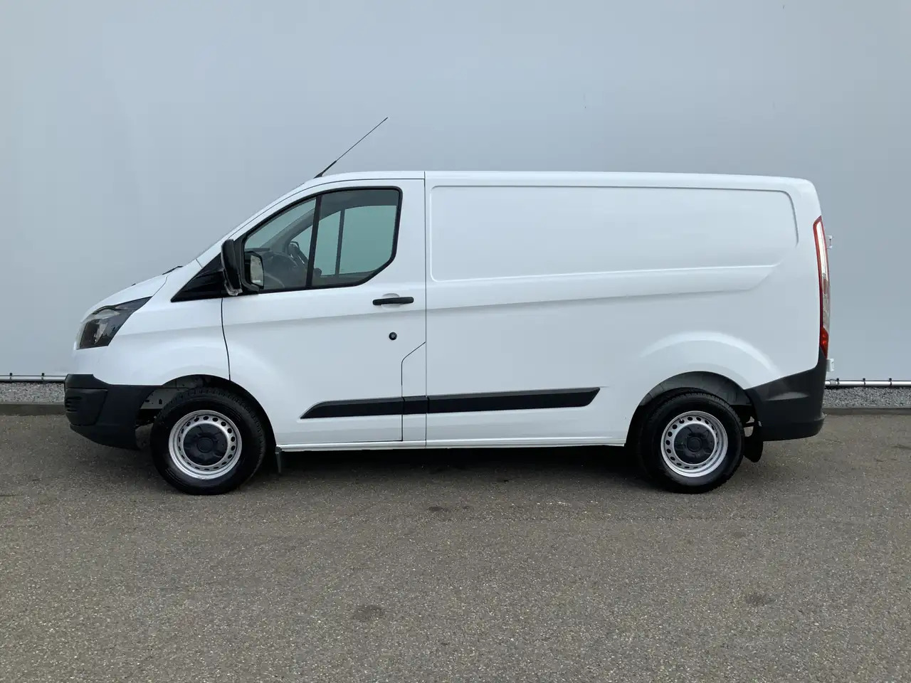 Ford Transit Custom 270 2.2 TDCI L1H1 Economy Edition Airco Cruise 3 Z - Furgão: foto 3 Ford Transit Custom 270 2.2 TDCI L1H1 Economy Edition Airco Cruise 3 Z - Furgão: foto 3