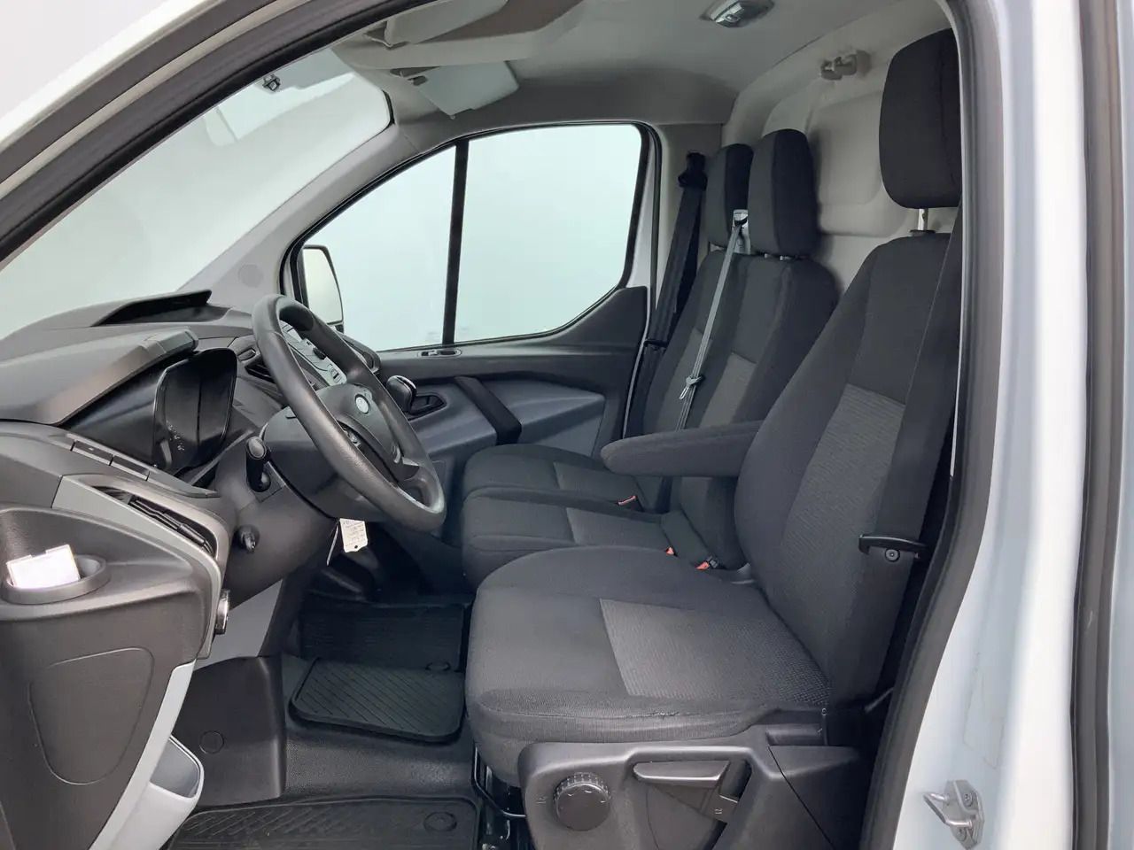 Ford Transit Custom 270 2.2 TDCI L1H1 Economy Edition Airco Cruise 3 Z - Furgão: foto 4 Ford Transit Custom 270 2.2 TDCI L1H1 Economy Edition Airco Cruise 3 Z - Furgão: foto 4