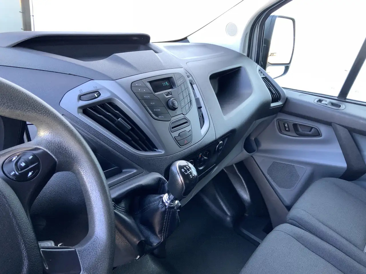 Ford Transit Custom 290 2.2 TDCI L2H1 Economy Edition Airco 3 Zits Tre - Furgão: foto 5 Ford Transit Custom 290 2.2 TDCI L2H1 Economy Edition Airco 3 Zits Tre - Furgão: foto 5