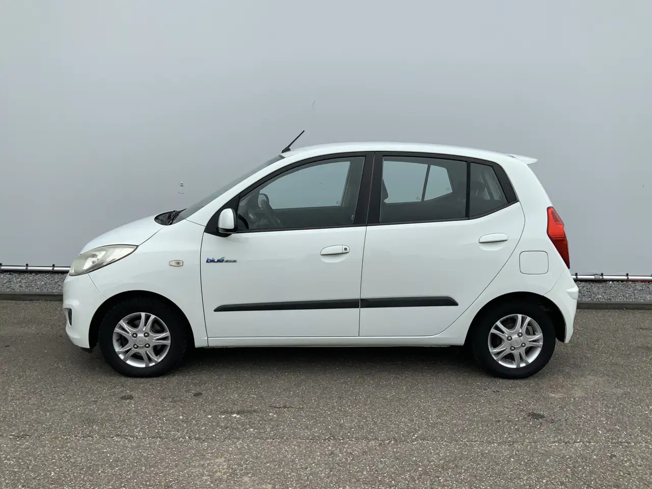 Hyundai i10 1.0 Pro 54083 KM! Airco, Lichtmetalen Wielen! - Hatchback: foto 2 Hyundai i10 1.0 Pro 54083 KM! Airco, Lichtmetalen Wielen! - Hatchback: foto 2